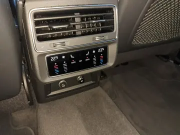 AUDI Q7 50 TDI quattro tiptr. 7-SITZ AHK AIR KAM LEDE