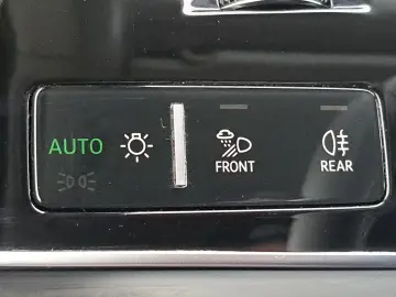 AUDI Q7 50 TDI quattro tiptr. 7-SITZ AHK AIR KAM LEDE