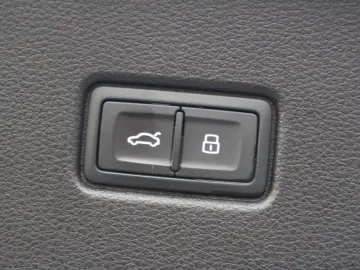 AUDI Q5 Sportback 55 2 0TFSI e quattro S line  Matrix