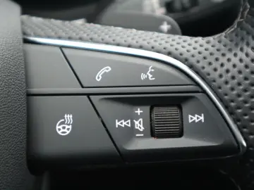 AUDI Q5 Sportback 55 2 0TFSI e quattro S line  Matrix