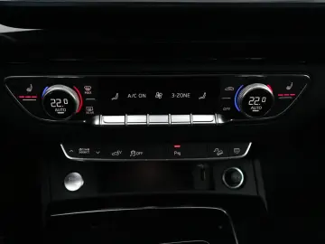 AUDI Q5 Sportback 55 2 0TFSI e quattro S line  Matrix