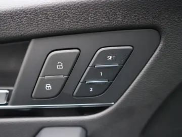 AUDI Q5 Sportback 55 2 0TFSI e quattro S line  Matrix