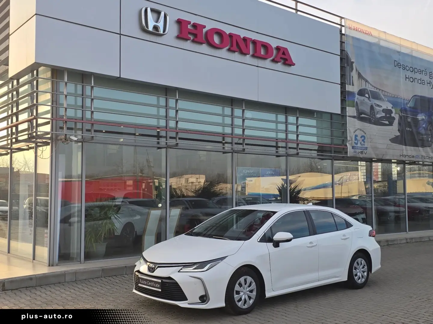 Toyota Corolla Hybrid - Business