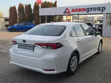 Toyota Corolla Hybrid - Business