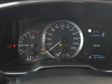 Toyota Corolla Hybrid - Business