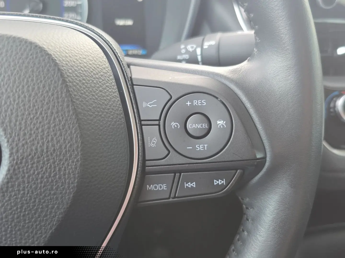 Toyota Corolla Hybrid - Business