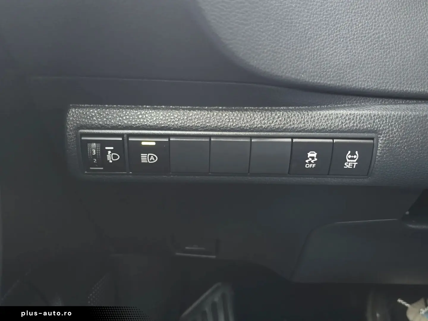 Toyota Corolla Hybrid - Business