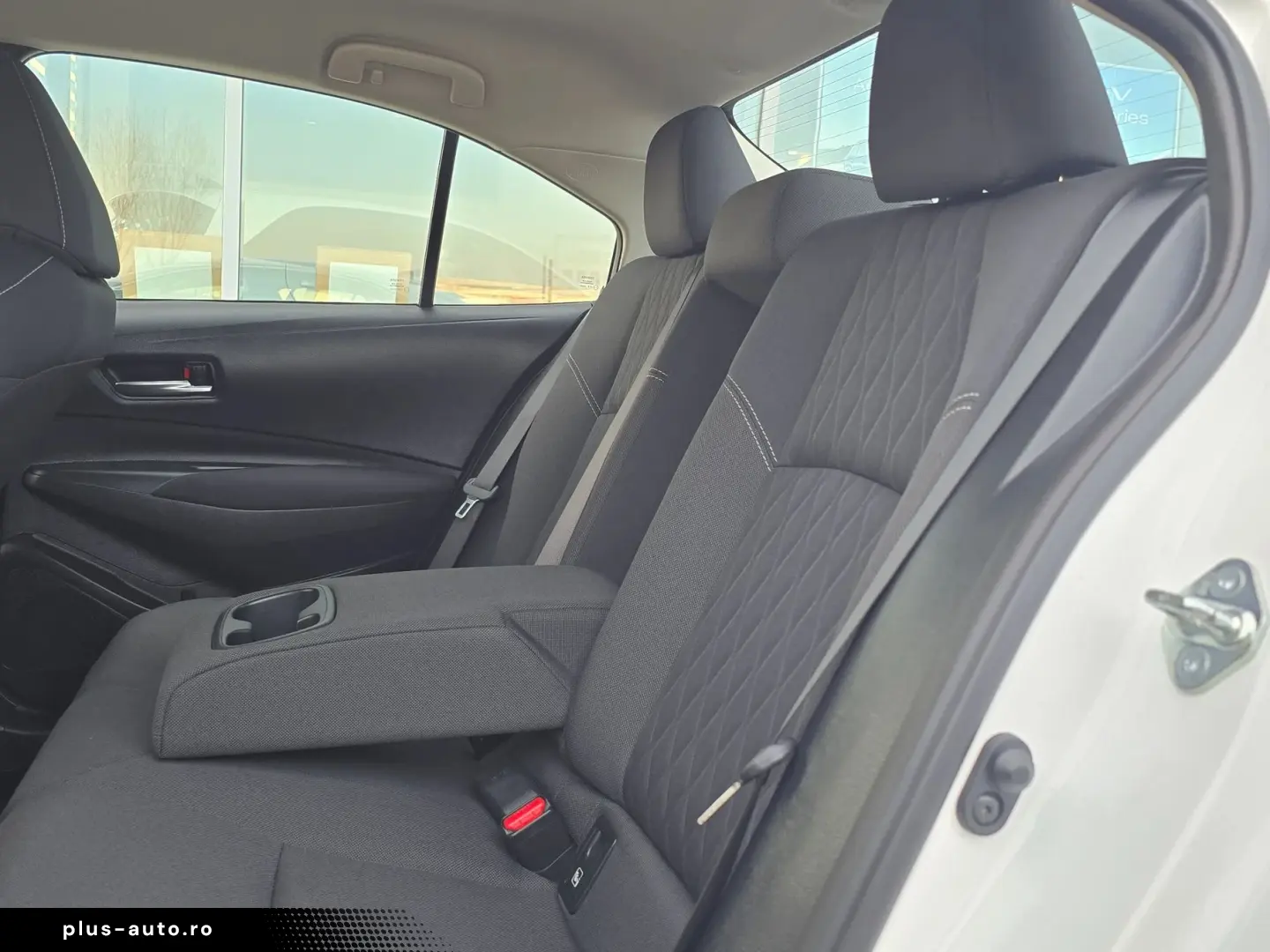 Toyota Corolla Hybrid - Business