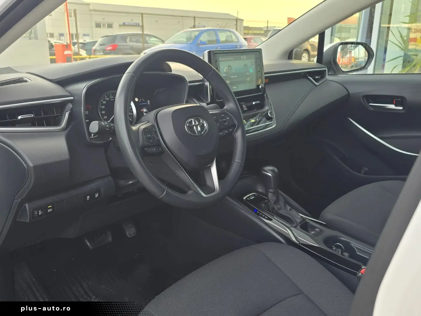 Toyota Corolla Hybrid - Business