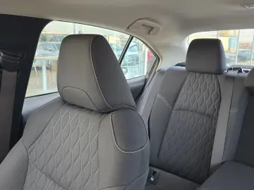 Toyota Corolla Hybrid - Business