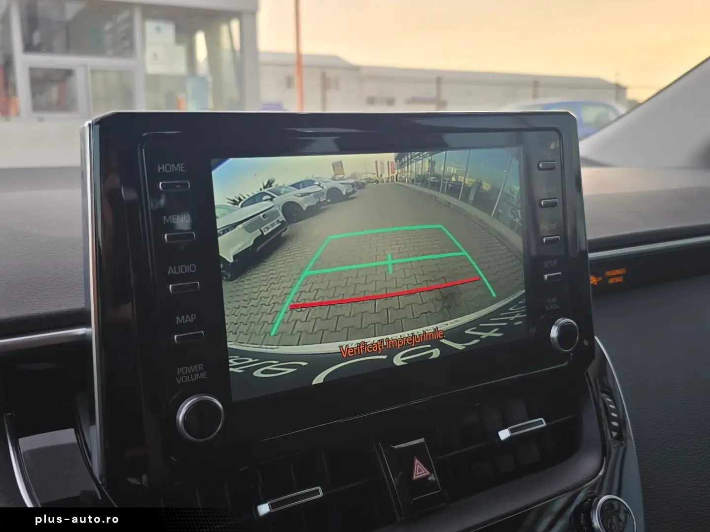 Toyota Corolla Hybrid - Business