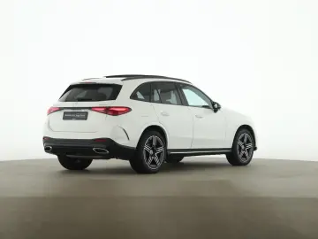 MERCEDES-BENZ GLC 400 e 4M AMG Night Pano AHK Distronic HUD