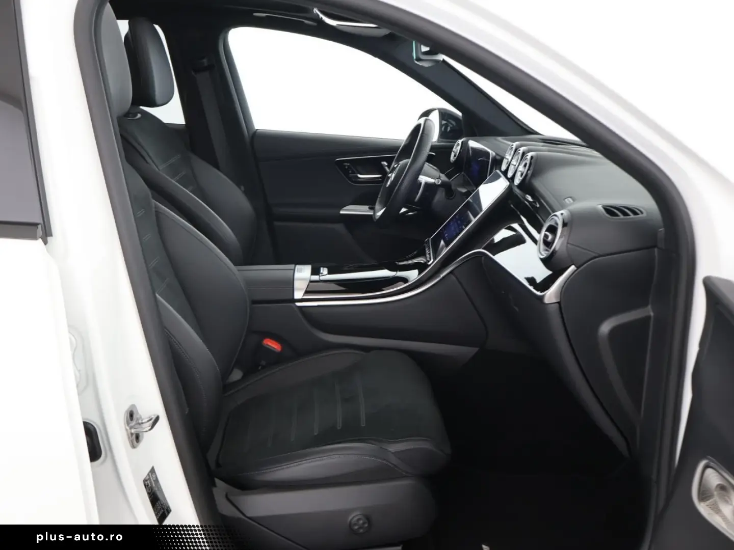 MERCEDES-BENZ GLC 400 e 4M AMG Night Pano AHK Distronic HUD