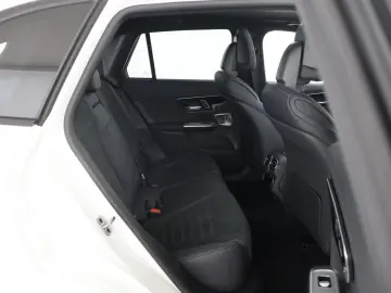 MERCEDES-BENZ GLC 400 e 4M AMG Night Pano AHK Distronic HUD