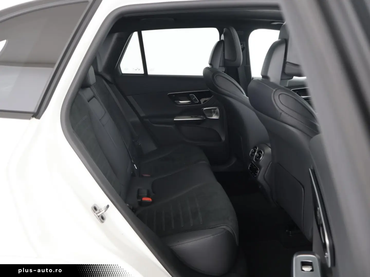 MERCEDES-BENZ GLC 400 e 4M AMG Night Pano AHK Distronic HUD