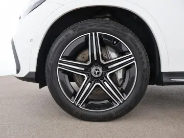 MERCEDES-BENZ GLC 400 e 4M AMG Night Pano AHK Distronic HUD