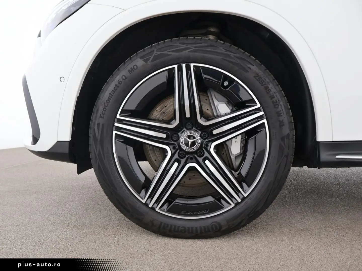 MERCEDES-BENZ GLC 400 e 4M AMG Night Pano AHK Distronic HUD