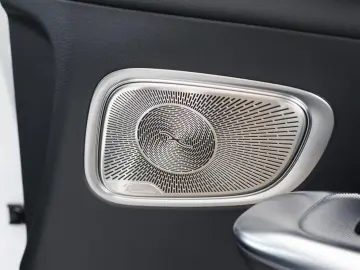 MERCEDES-BENZ GLC 400 e 4M AMG Night Pano AHK Distronic HUD