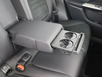 MERCEDES-BENZ GLC 400 e 4M AMG Night Pano AHK Distronic HUD