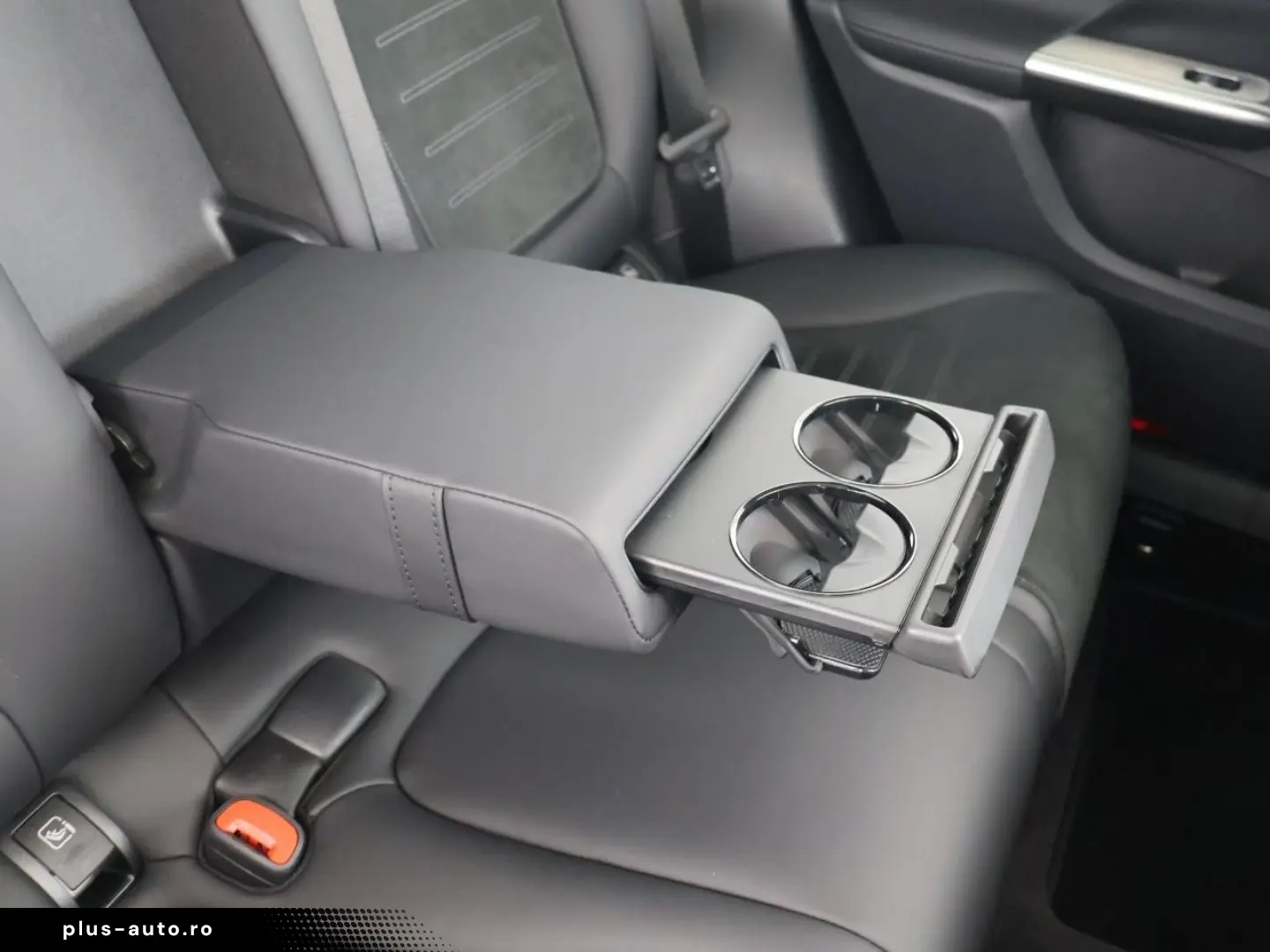 MERCEDES-BENZ GLC 400 e 4M AMG Night Pano AHK Distronic HUD