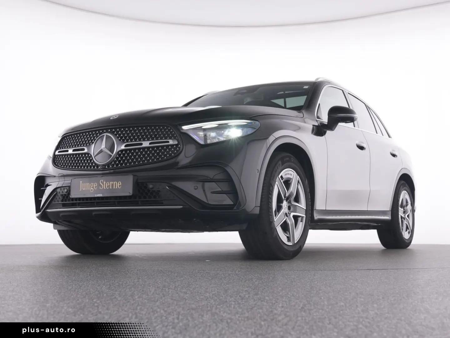 MERCEDES-BENZ GLC 220 d 4M AMG MBUX DLight Pano AHK &hellip;