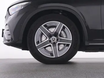 MERCEDES-BENZ GLC 220 d 4M AMG MBUX DLight Pano AHK &hellip;