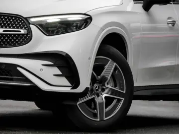 MERCEDES-BENZ GLC 300 4M AMG-Sport Pano Technik AHK Burm 360