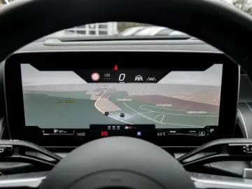 MERCEDES-BENZ GLC 300 4M AMG-Sport Pano Technik AHK Burm 360