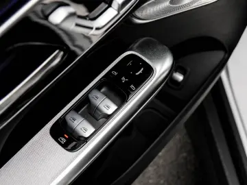 MERCEDES-BENZ GLC 300 4M AMG-Sport Pano Technik AHK Burm 360