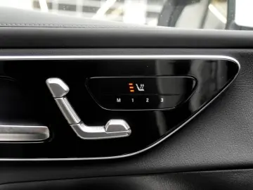 MERCEDES-BENZ GLC 300 4M AMG-Sport Pano Technik AHK Burm 360