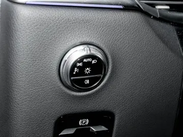 MERCEDES-BENZ GLC 300 4M AMG-Sport Pano Technik AHK Burm 360