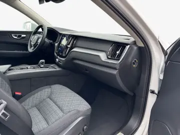 VOLVO XC60 B5 B AWD Core