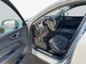 VOLVO XC60 B5 B AWD Core