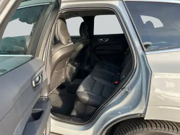 VOLVO XC60 B5 B AWD Core