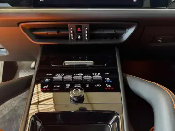 PORSCHE Cayenne E-Hybrid SB SH MATRIX HAL PANO LUFT TOP