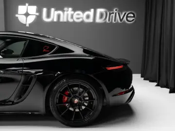 PORSCHE Cayman GTS 4.0