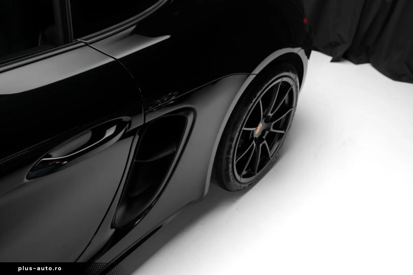 PORSCHE Cayman GTS 4.0