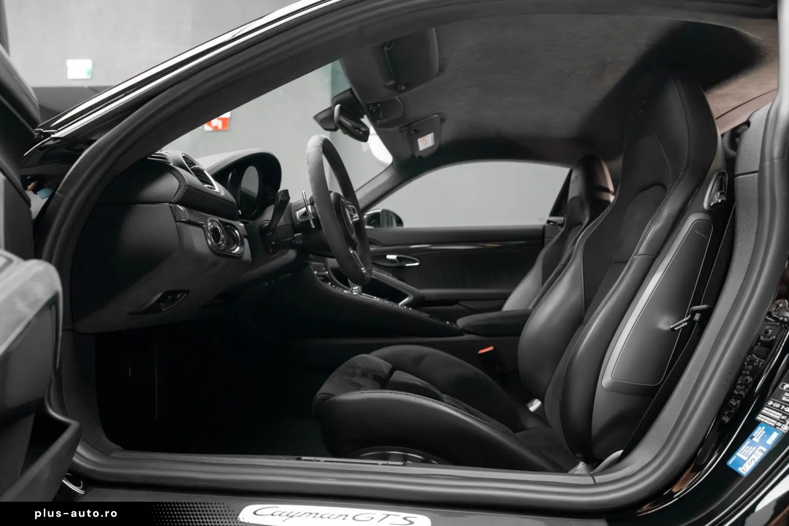 PORSCHE Cayman GTS 4.0