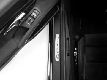 PORSCHE Cayman GTS 4.0