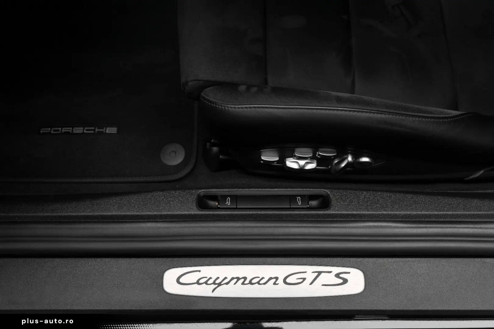 PORSCHE Cayman GTS 4.0