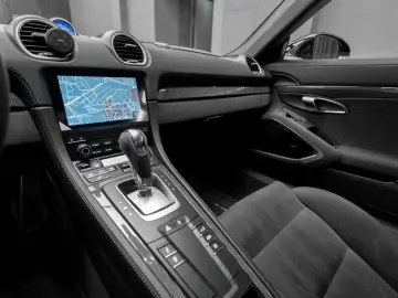 PORSCHE Cayman GTS 4.0