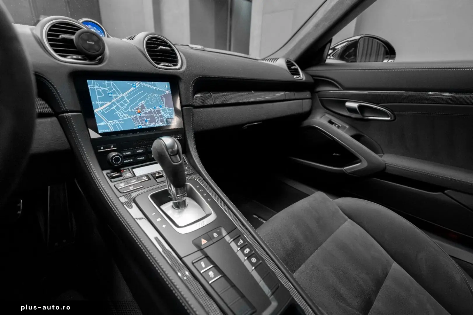 PORSCHE Cayman GTS 4.0