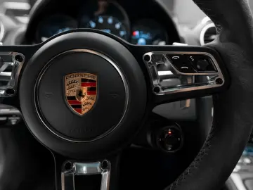 PORSCHE Cayman GTS 4.0