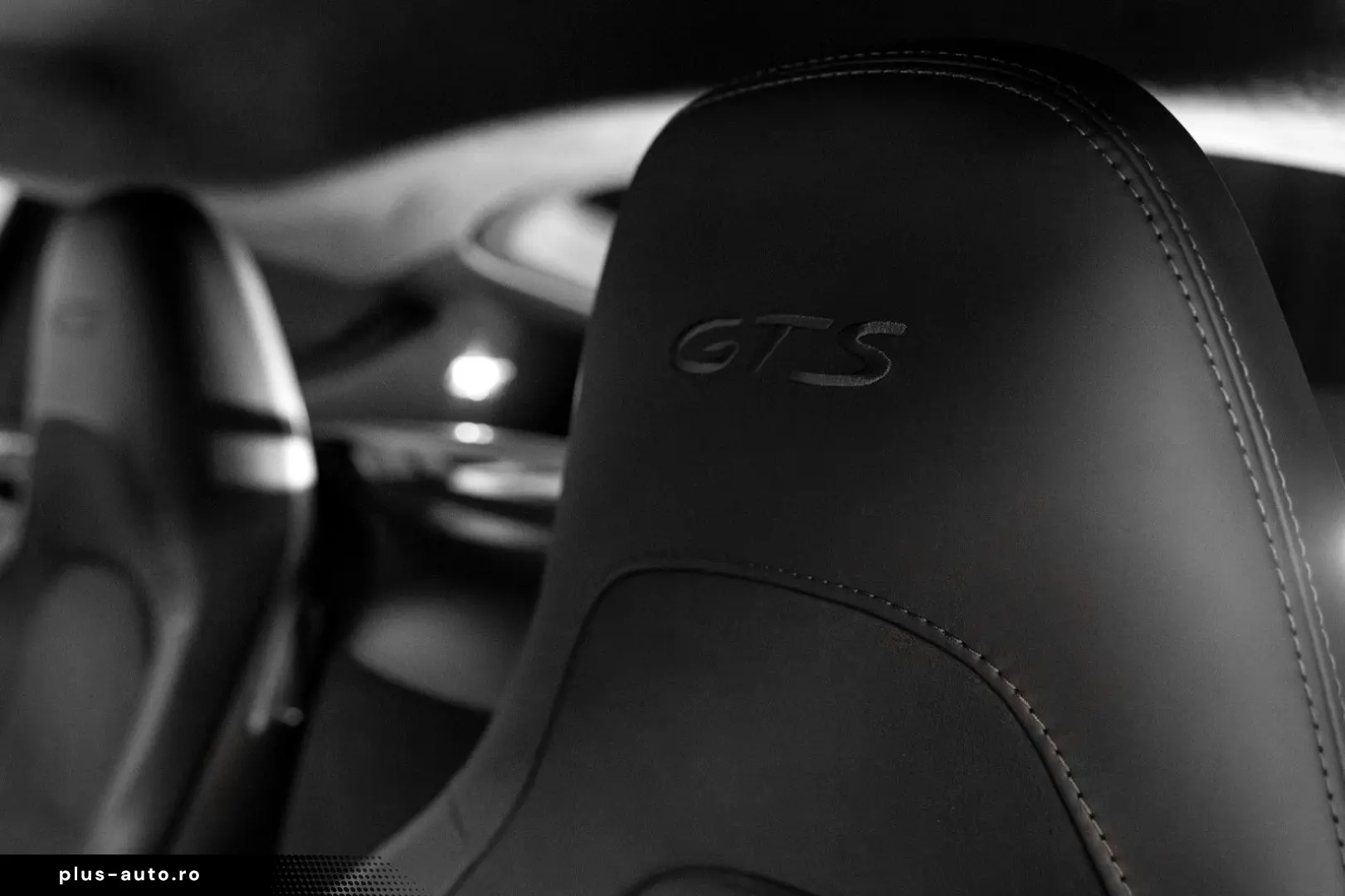 PORSCHE Cayman GTS 4.0