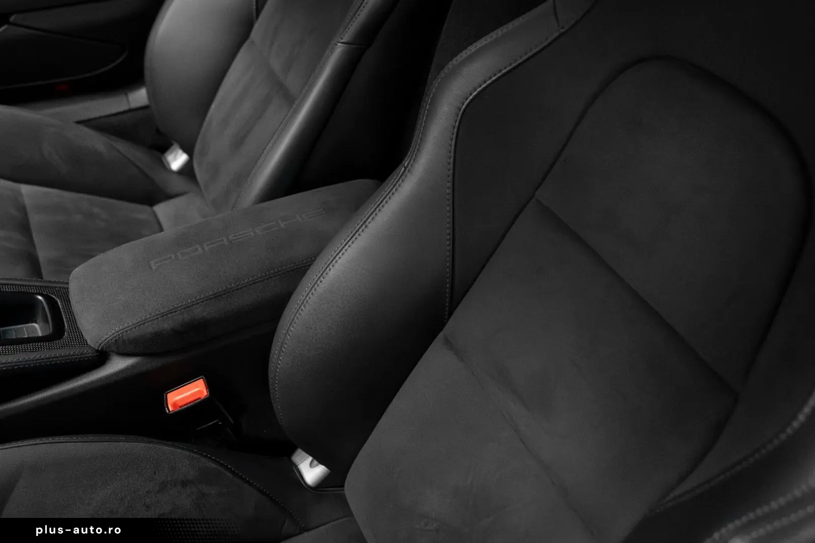 PORSCHE Cayman GTS 4.0