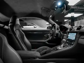 PORSCHE Cayman GTS 4.0