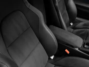 PORSCHE Cayman GTS 4.0