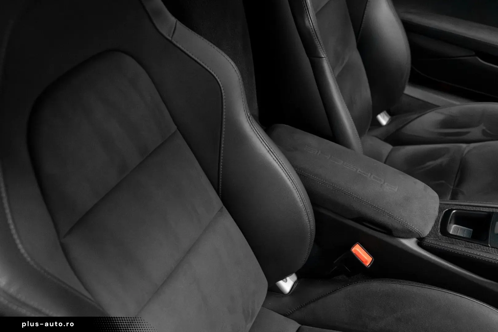 PORSCHE Cayman GTS 4.0