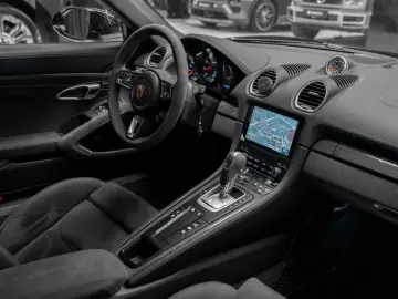 PORSCHE Cayman GTS 4.0