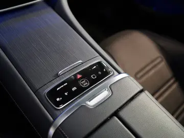 MERCEDES-BENZ EQE 53 AMG 4M  TV PASS-DISP HUD 360 55&hellip;